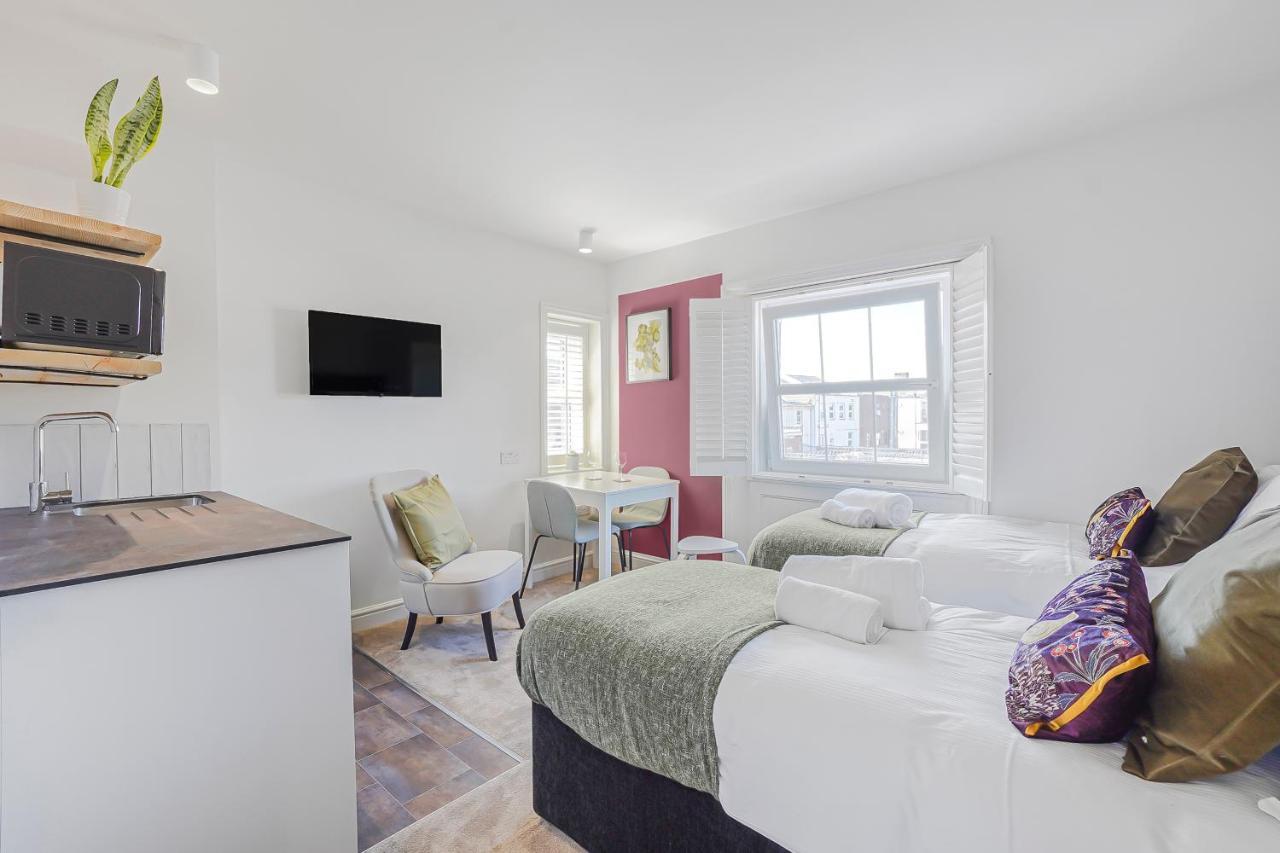 Stylish Eco Aparthotel In Φόλκστοουν Εξωτερικό φωτογραφία