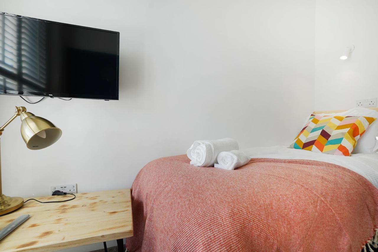 Stylish Eco Aparthotel In Φόλκστοουν Εξωτερικό φωτογραφία